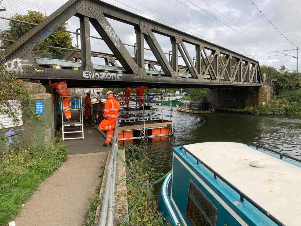 8x4 alongside bridge haki tower