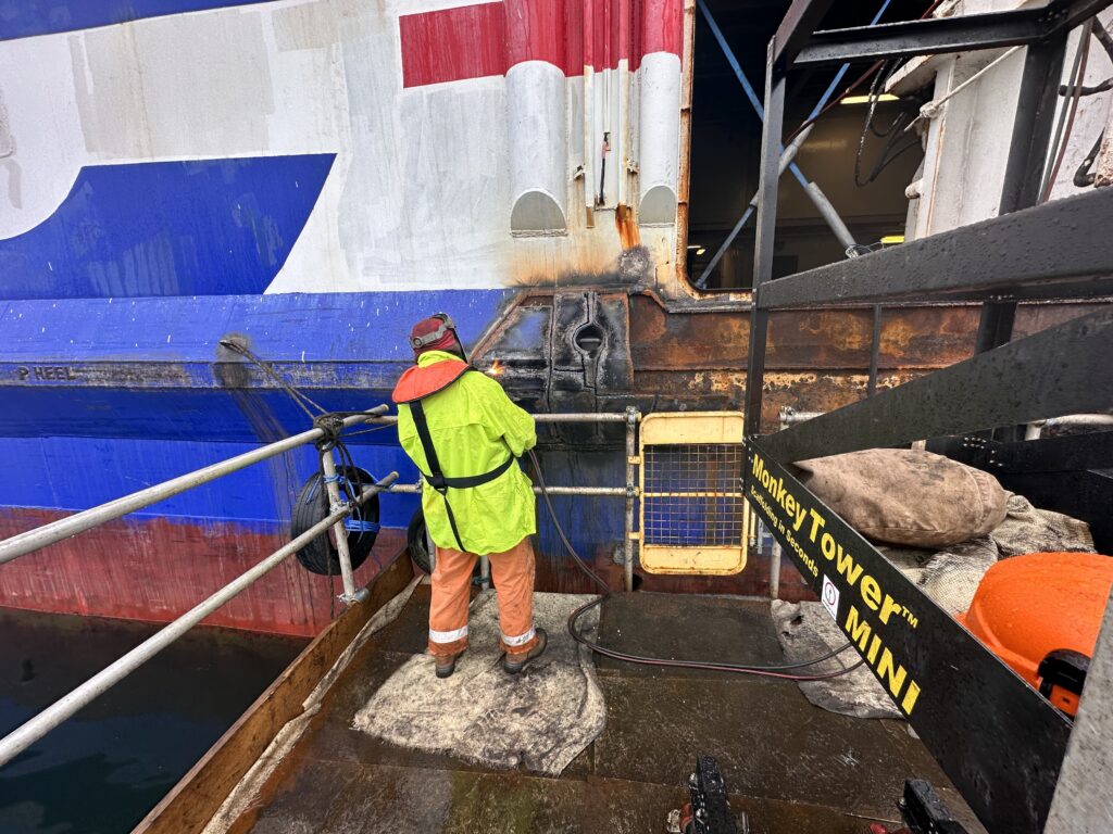 8x4 falmout a&amp;p monkey tower people welder